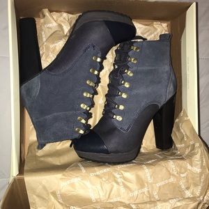 Pre owned DIRSEL lace up boots size 7.5 blue